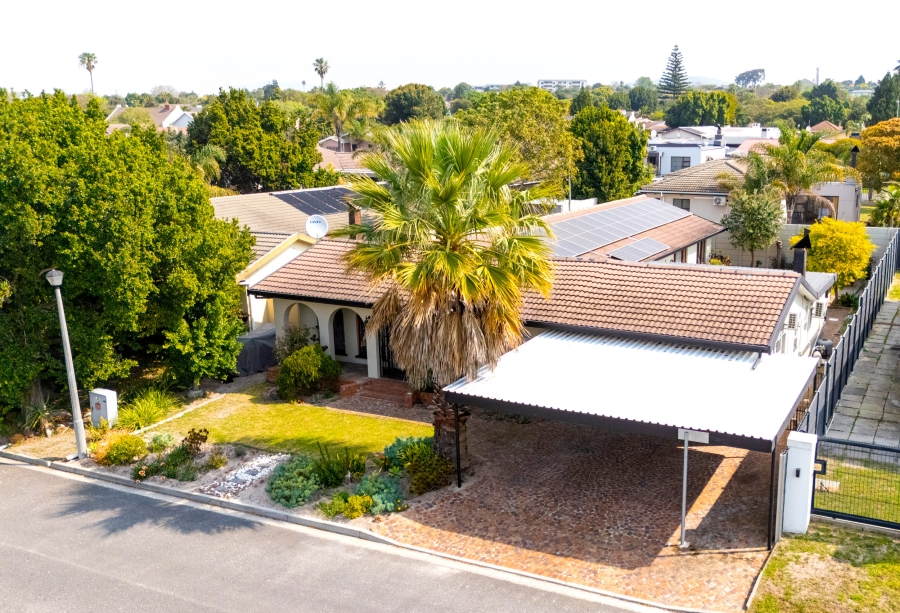 4 Bedroom Property for Sale in Stellenridge Western Cape